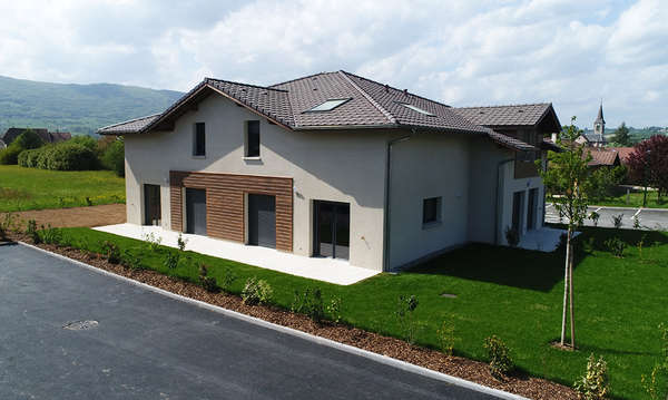 Maison mitoyenne à Vallières (74)